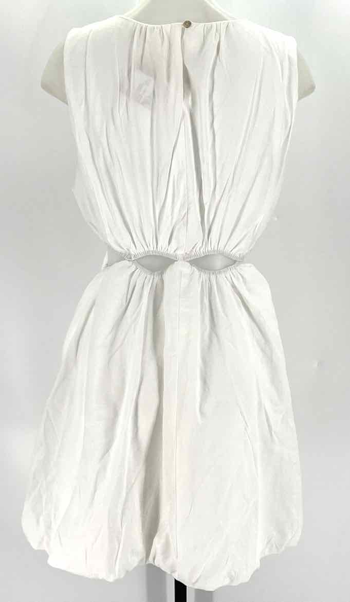 Size L ENTRO White Dress