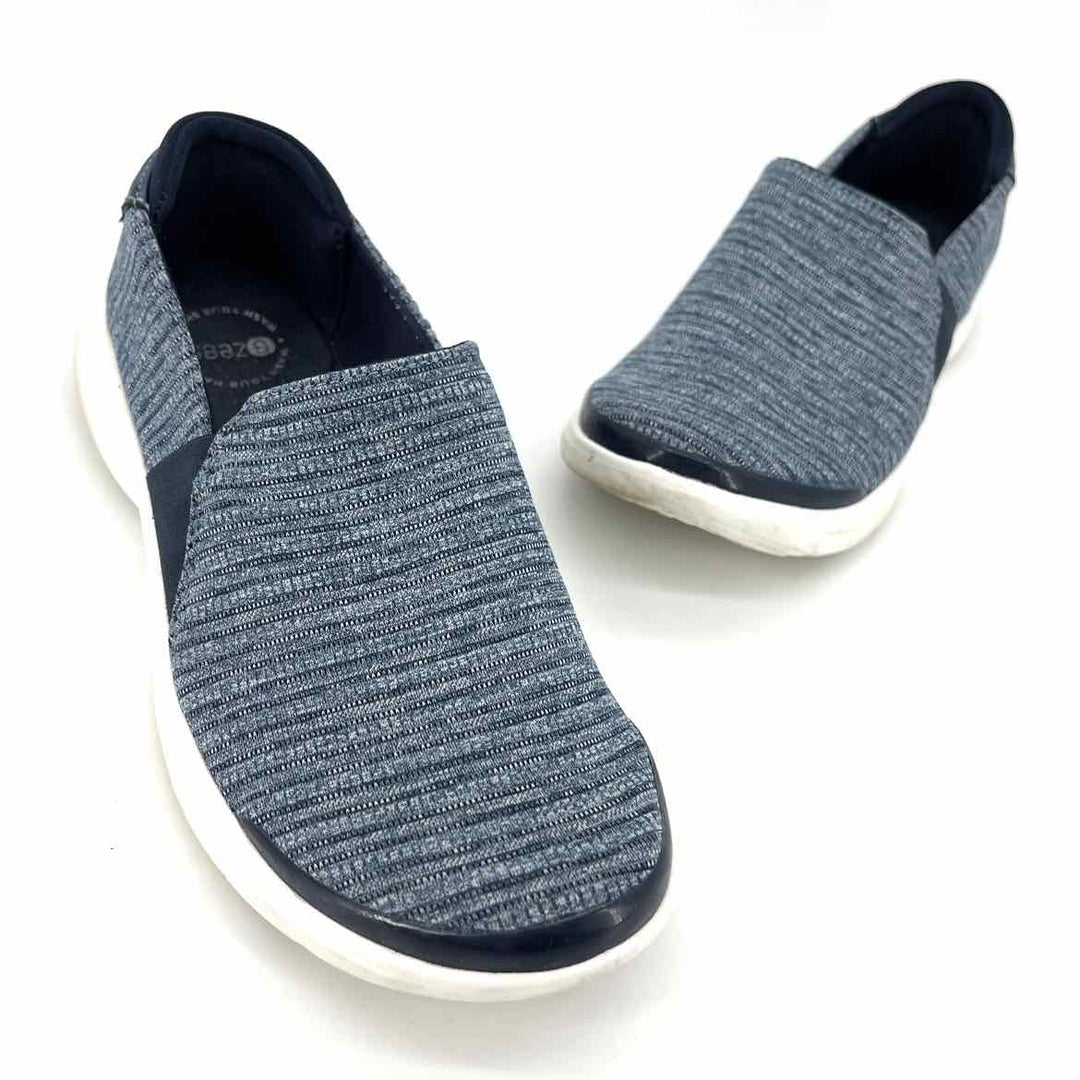 Shoe Size 7.5 Blue Flats