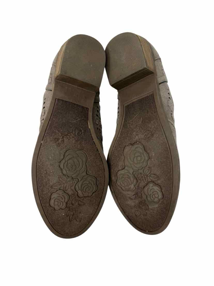 Shoe Size 8 CARLOS Tan Suede Boots