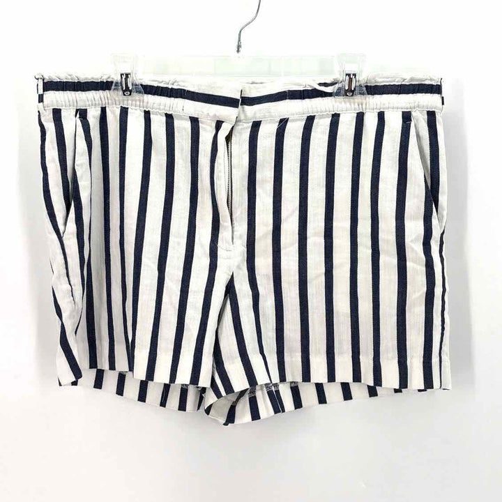 Size 14 LOFT White Shorts