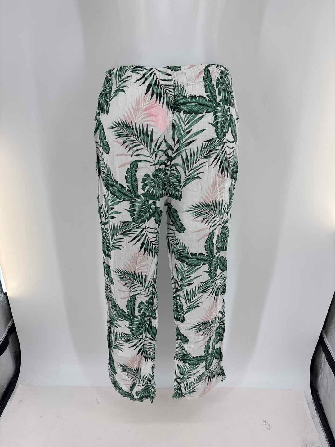 Size M C&C White Print Pants