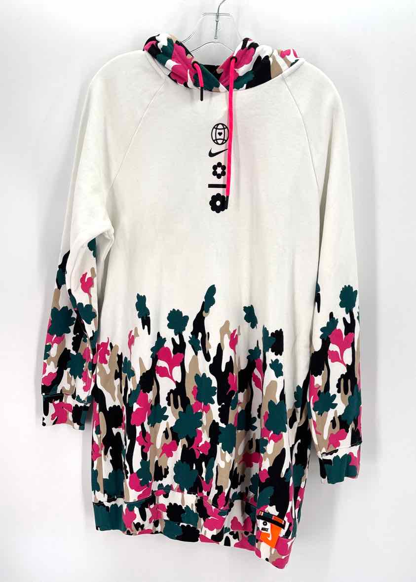 Size M Nike White Dress