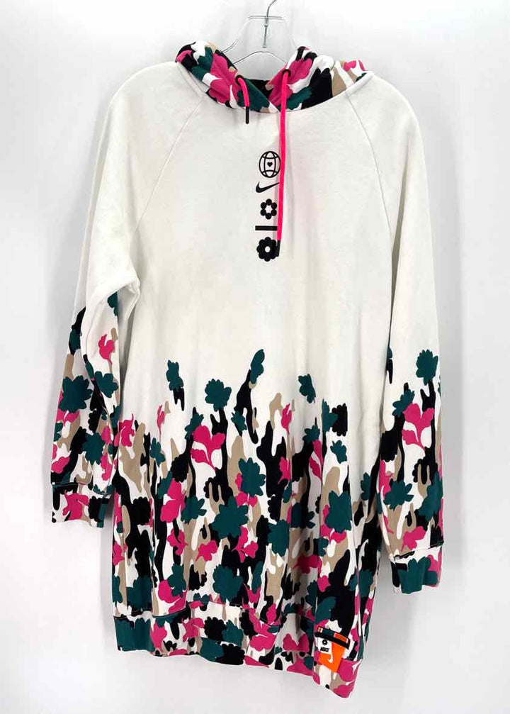 Size M Nike White Dress