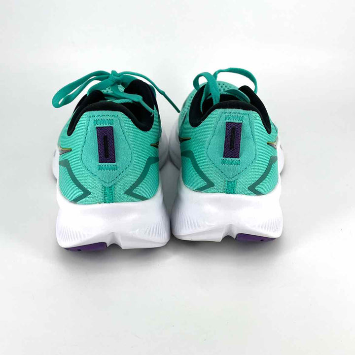 Shoe Size 9 Saucony MINT Knit Sneakers