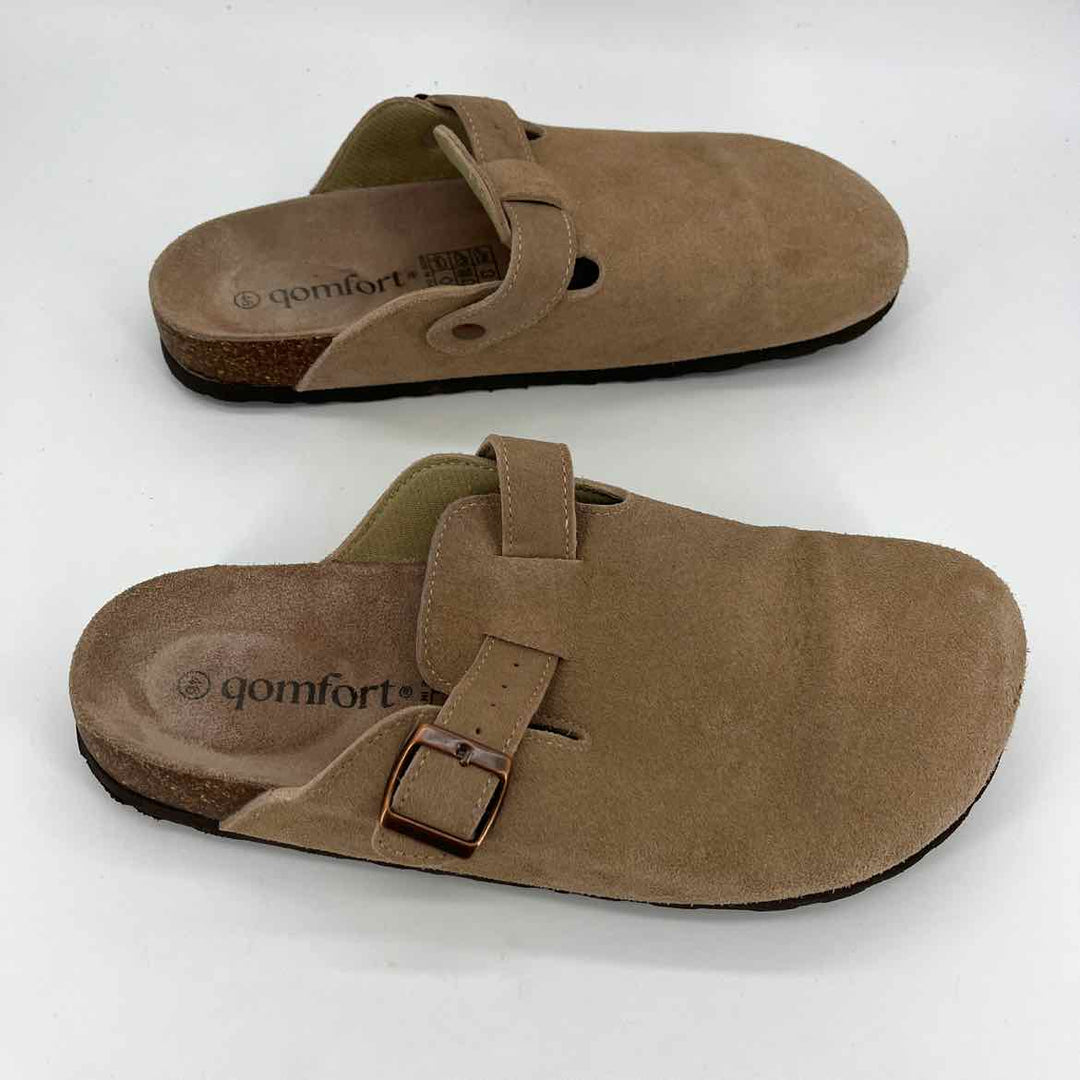 Shoe Size Tan Faux Leather Clogs