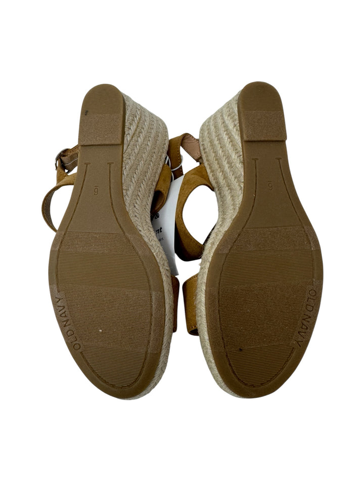 Shoe Size 6 Old Navy Tan Suede Sandals