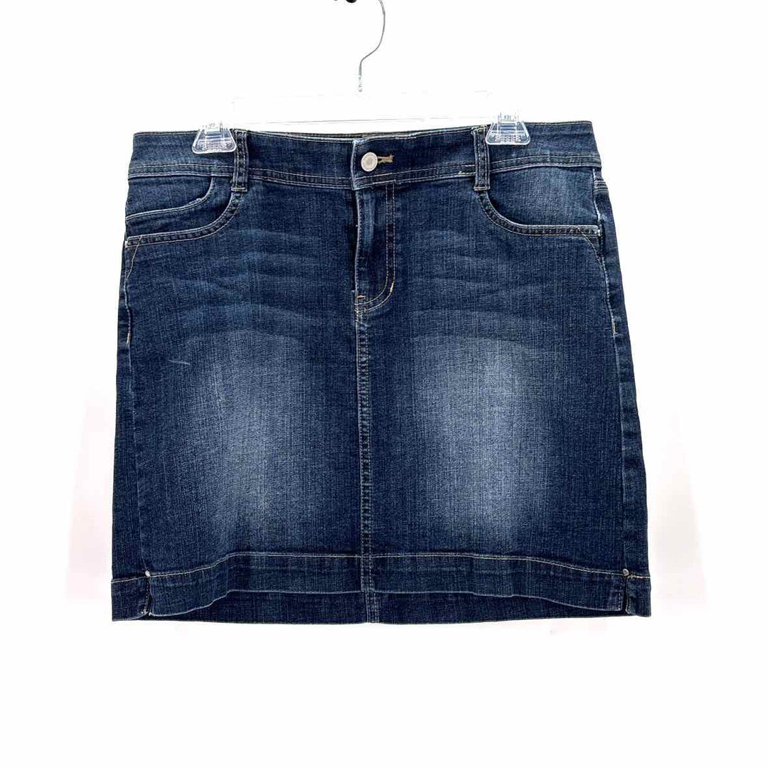 Size 8 White House Black Market Denim Skirt