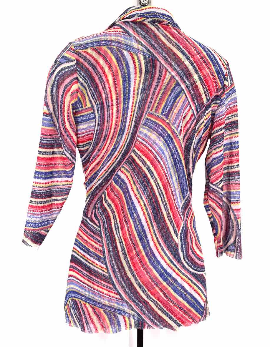 Size M Multi-Color Shirt