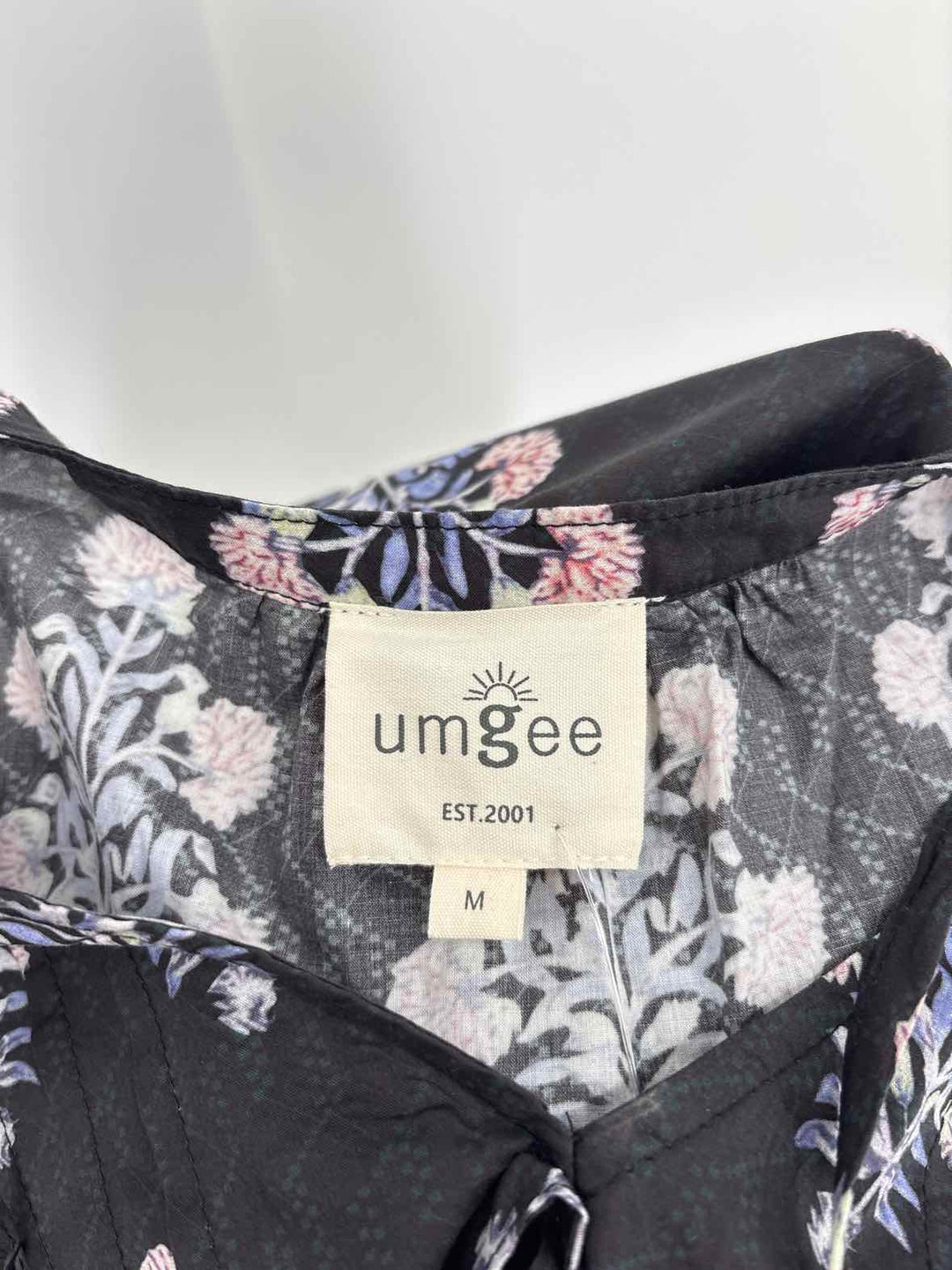 Size M Umgee Black Print Shirt