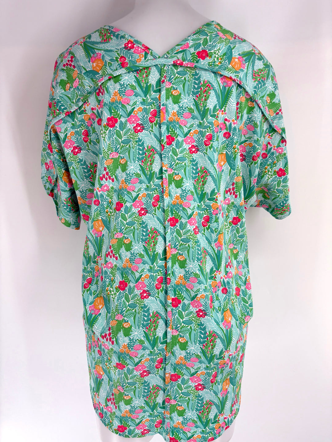 Size XL MICHELLE MCDOWELL Green Shirt