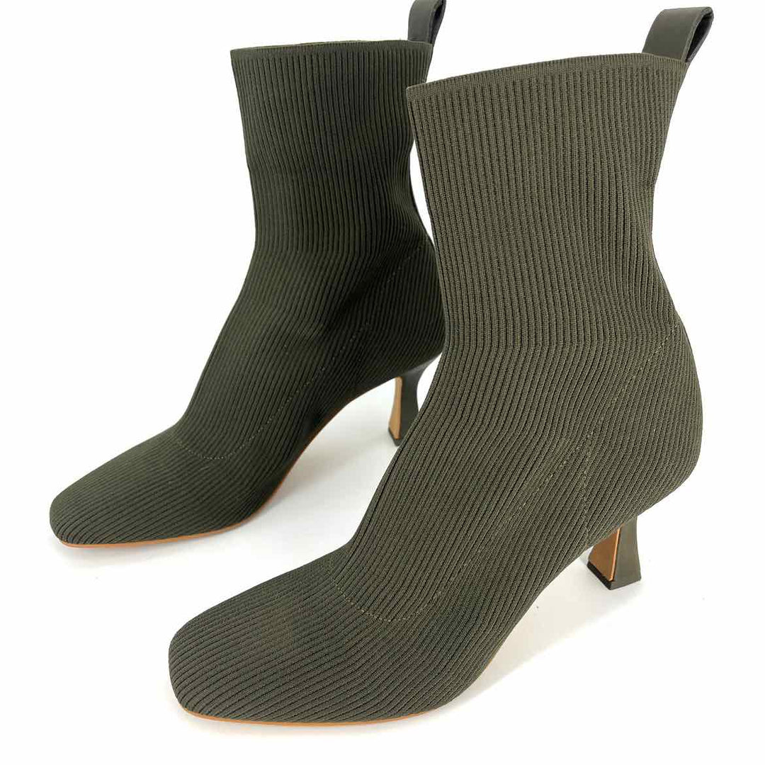 Shoe Size 7.5 Dolce Vita Olive Knit Boots