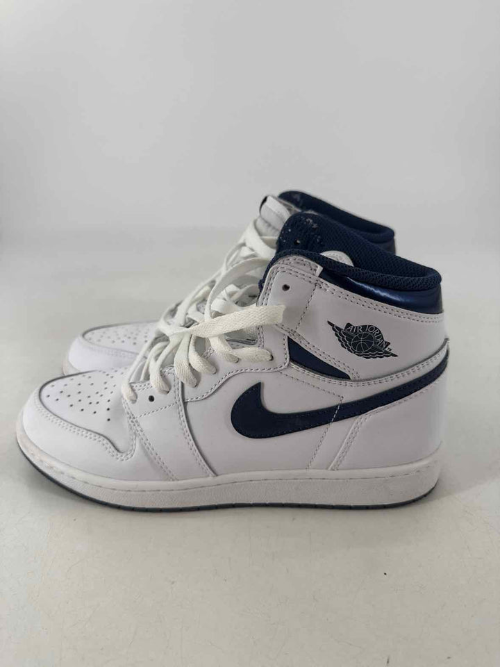 Shoe Size 7 Nike White Sneakers