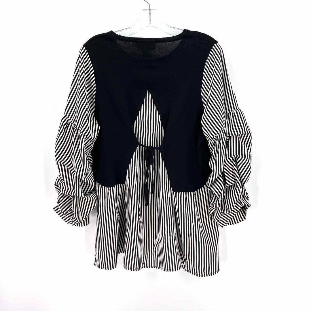 Size M GRACIA Black/White Shirt