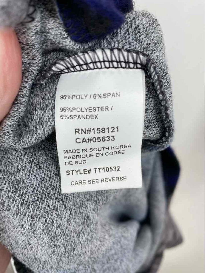 Size M Multi-Color Sweater