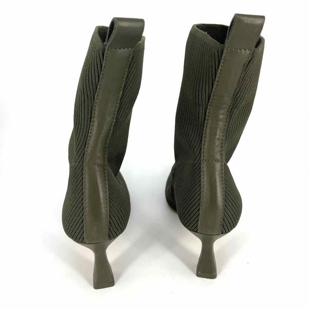 Shoe Size 7.5 Dolce Vita Olive Knit Boots