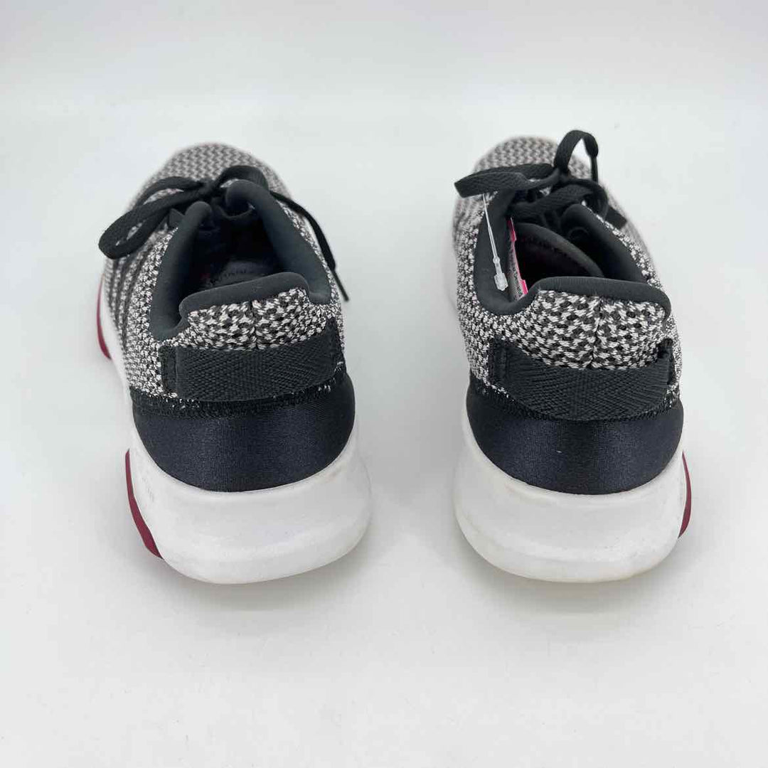 Shoe Size 7.5 Adidas Gray Sneakers