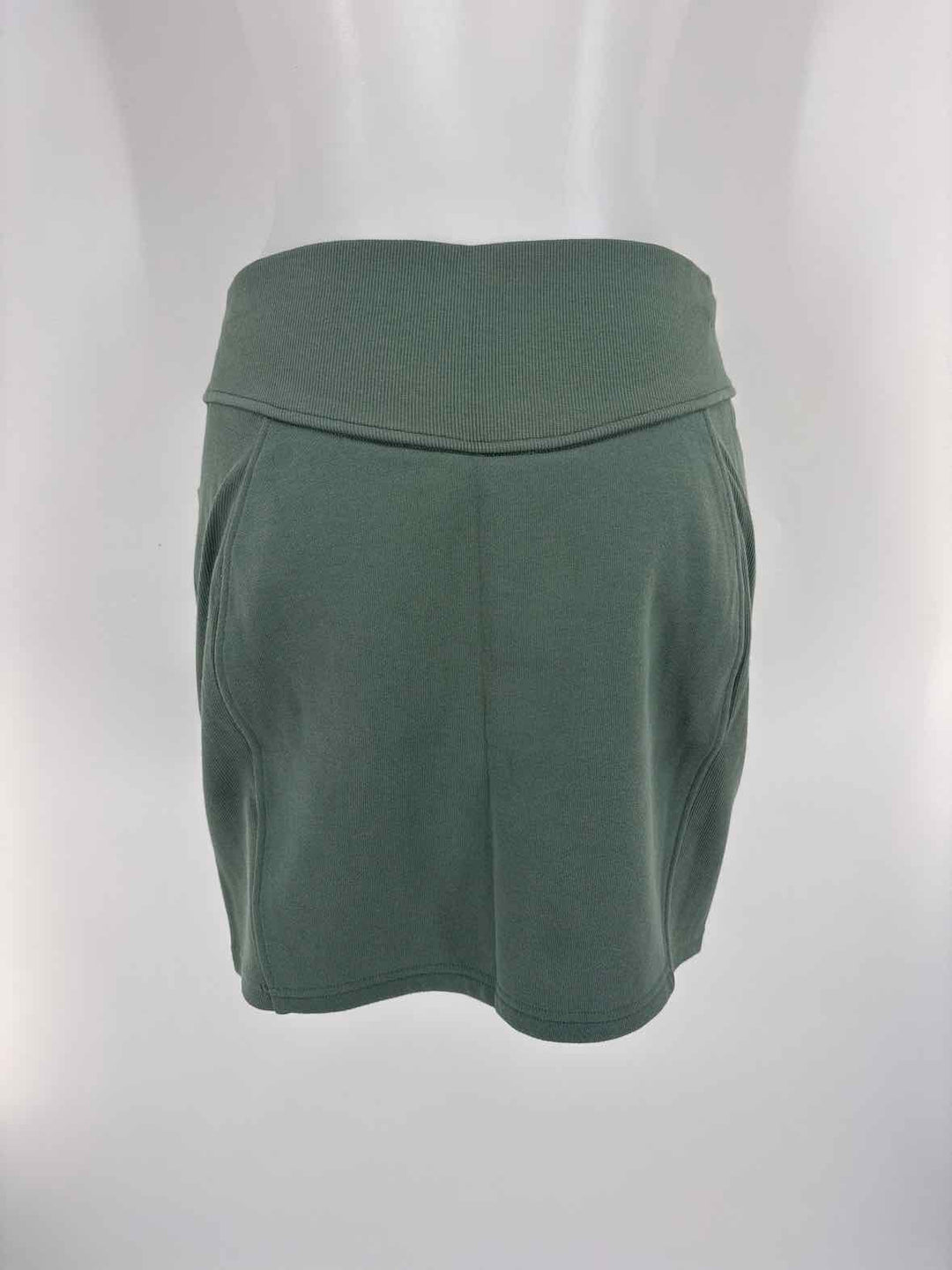 Size M Lululemon Green Skirt