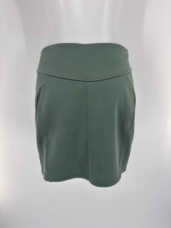Size M Lululemon Green Skirt