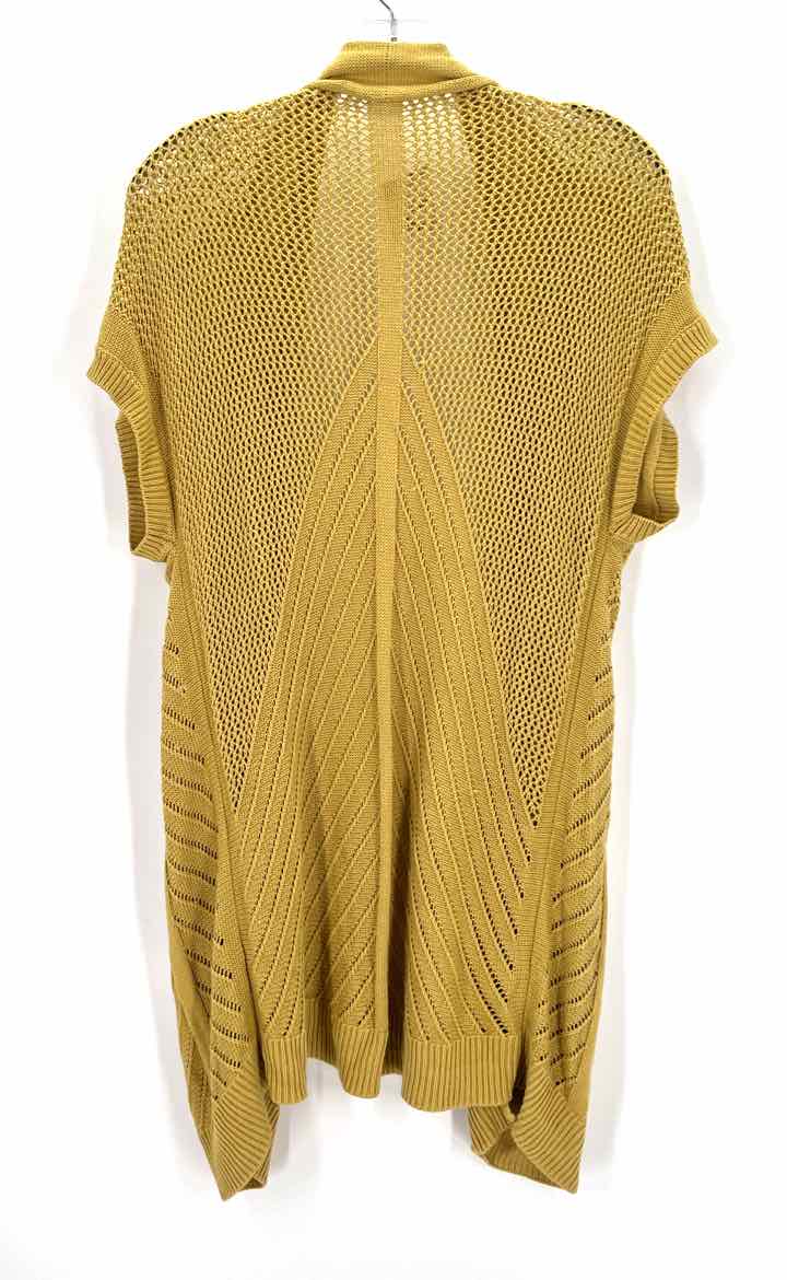 Size M TAHARI Mustard Sweater