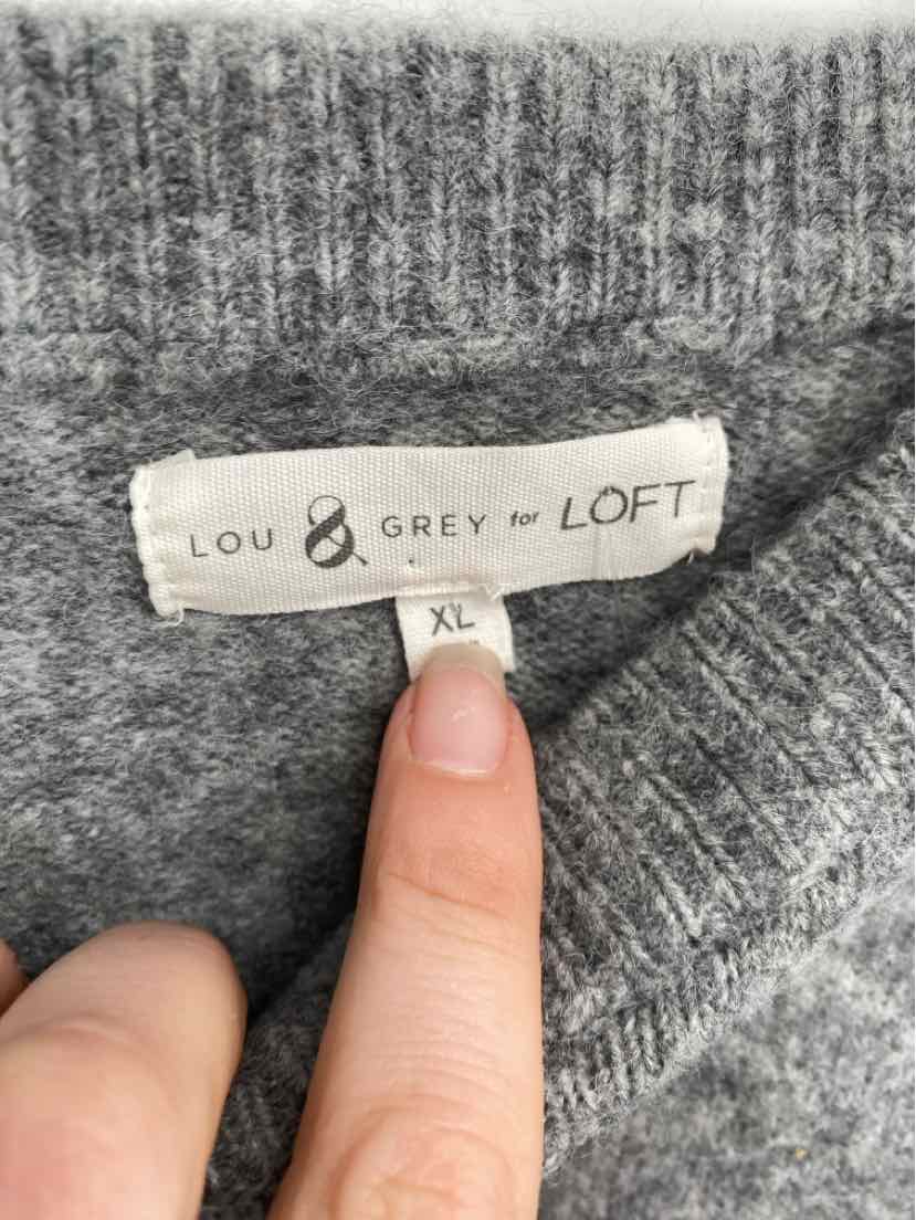 Size XL LOU &amp; GREG Gray Sweater
