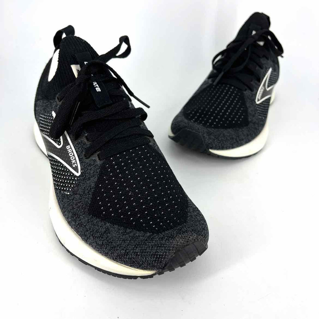 Shoe Size 8.5 BROOKS Black Knit Sneakers