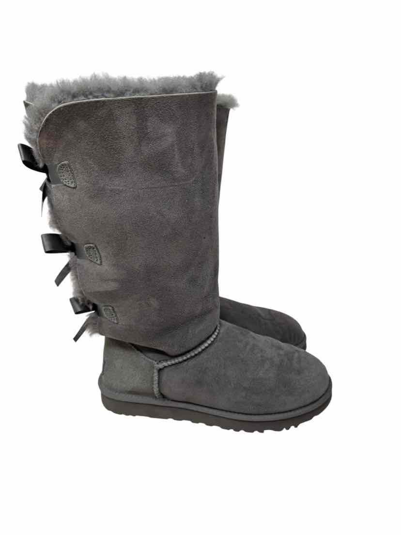 Shoe Size 8 Ugg Gray Suede Boots
