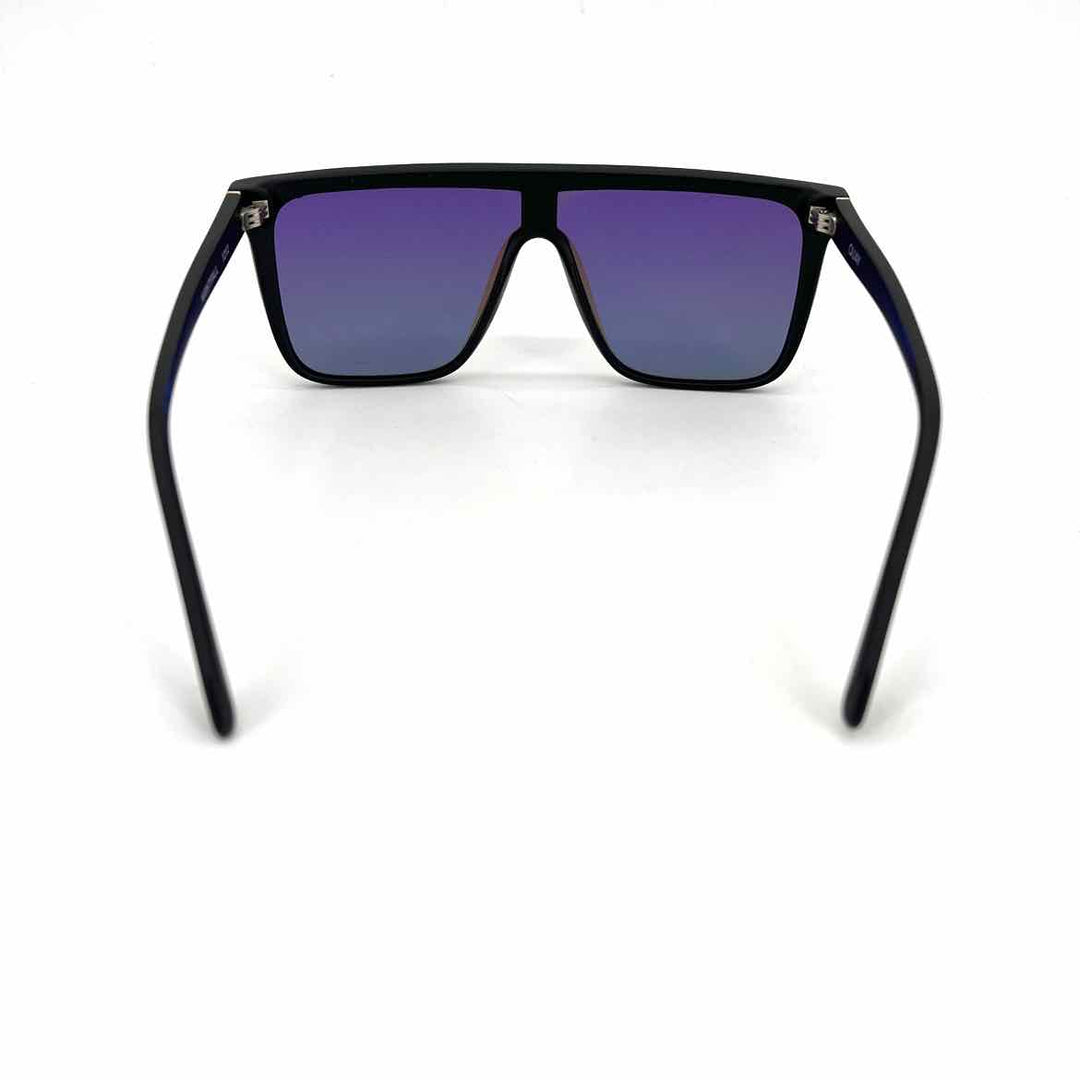 QUAY Sunglasses