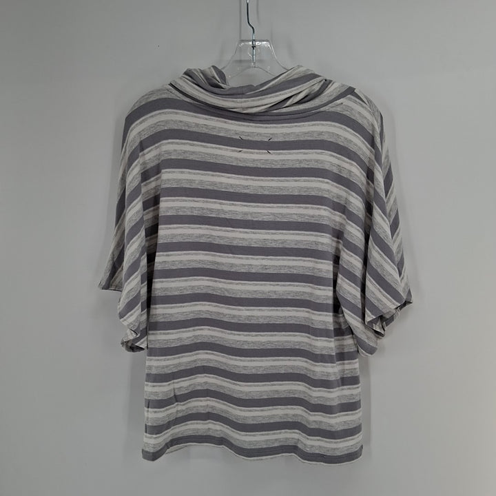 Size M Gray Sweater