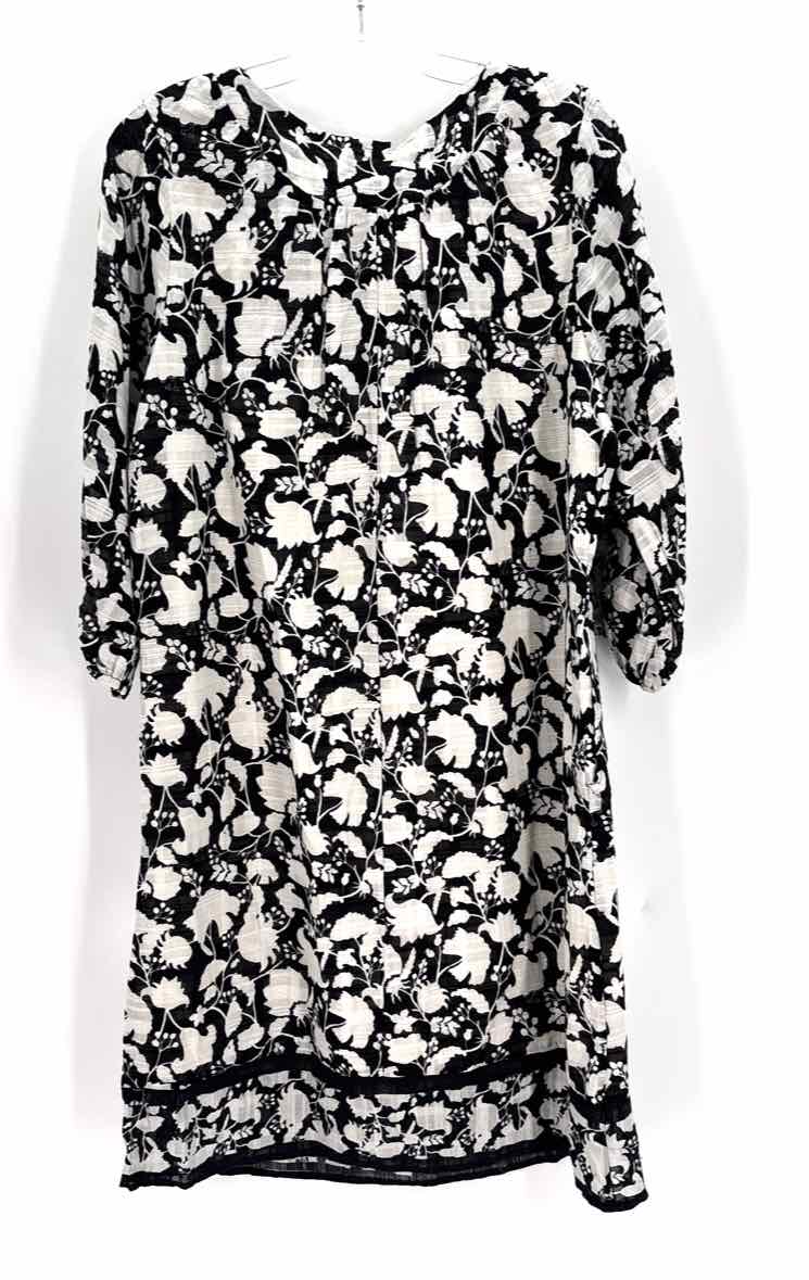 Size M Multi-Color Dress