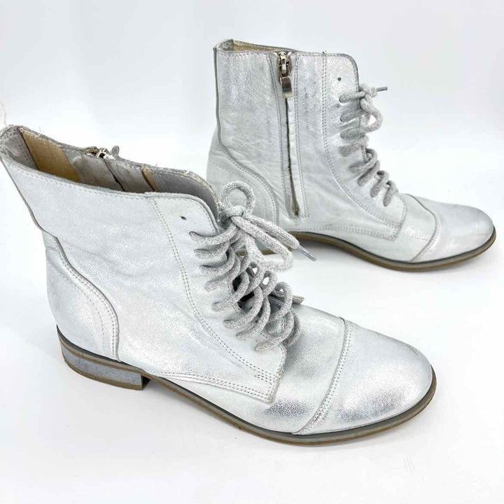 Shoe Size 38 Silver Leather Boots