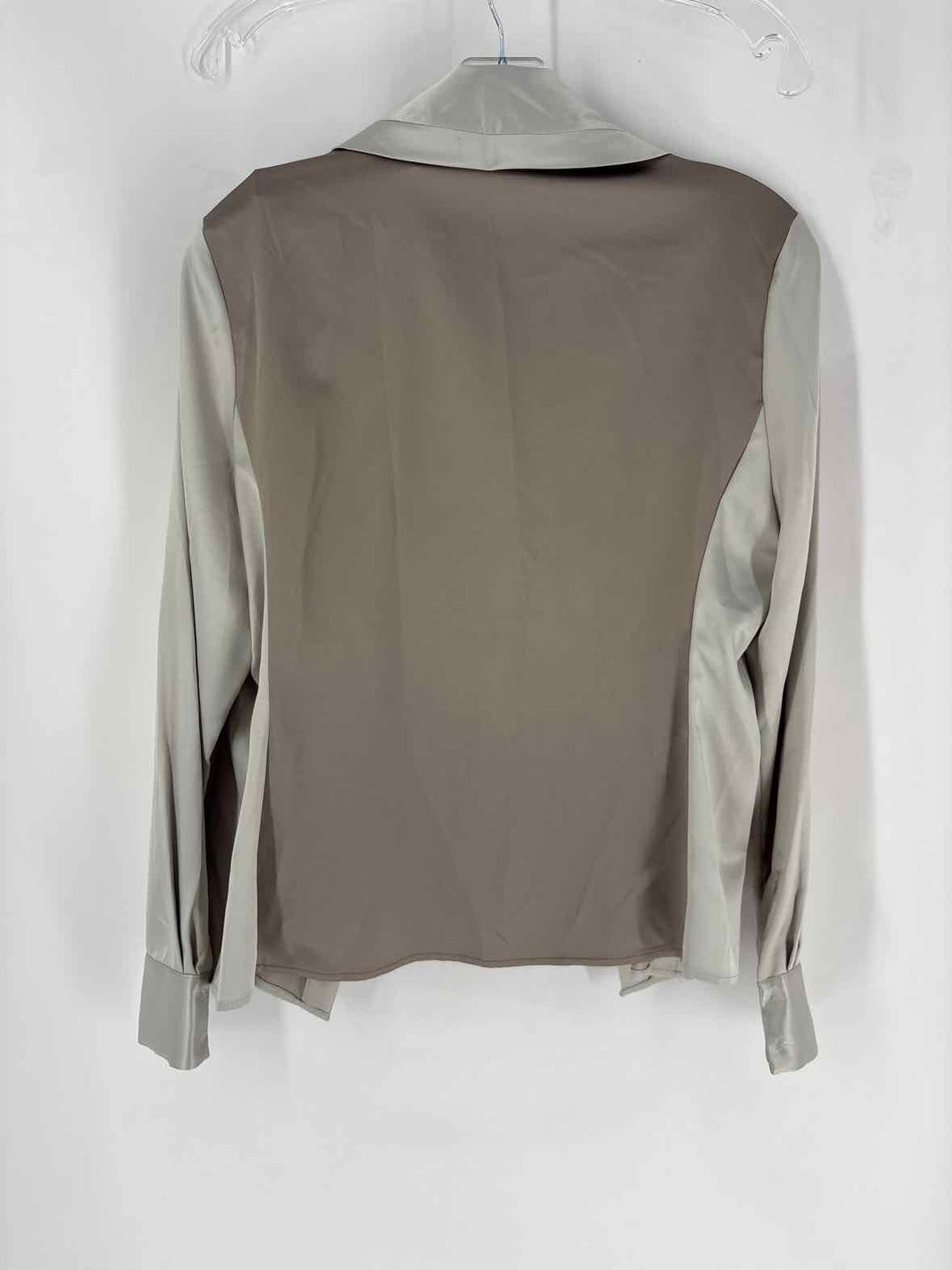 Size M TAHARI Silver Shirt