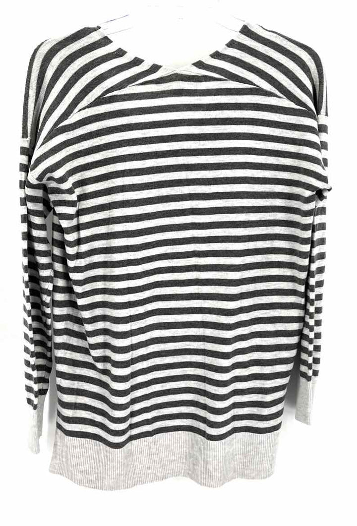 Size XS Ann Taylor Gray Sweater
