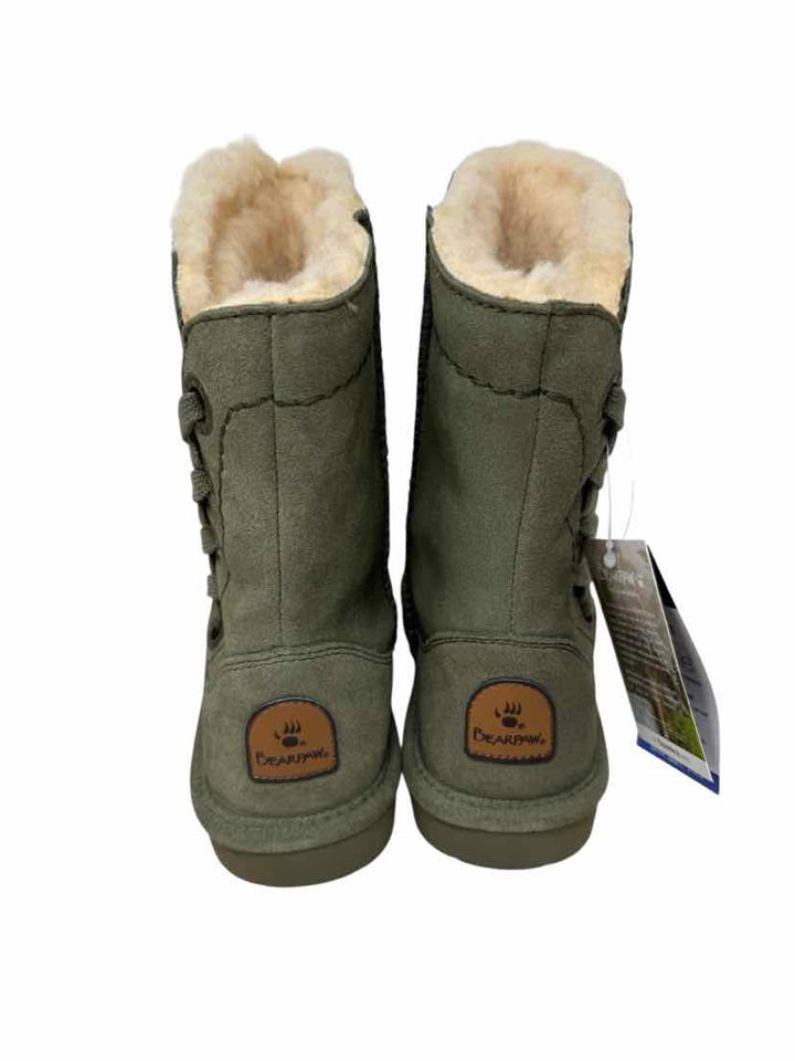 Shoe Size 6 BEARPAW Green Boots