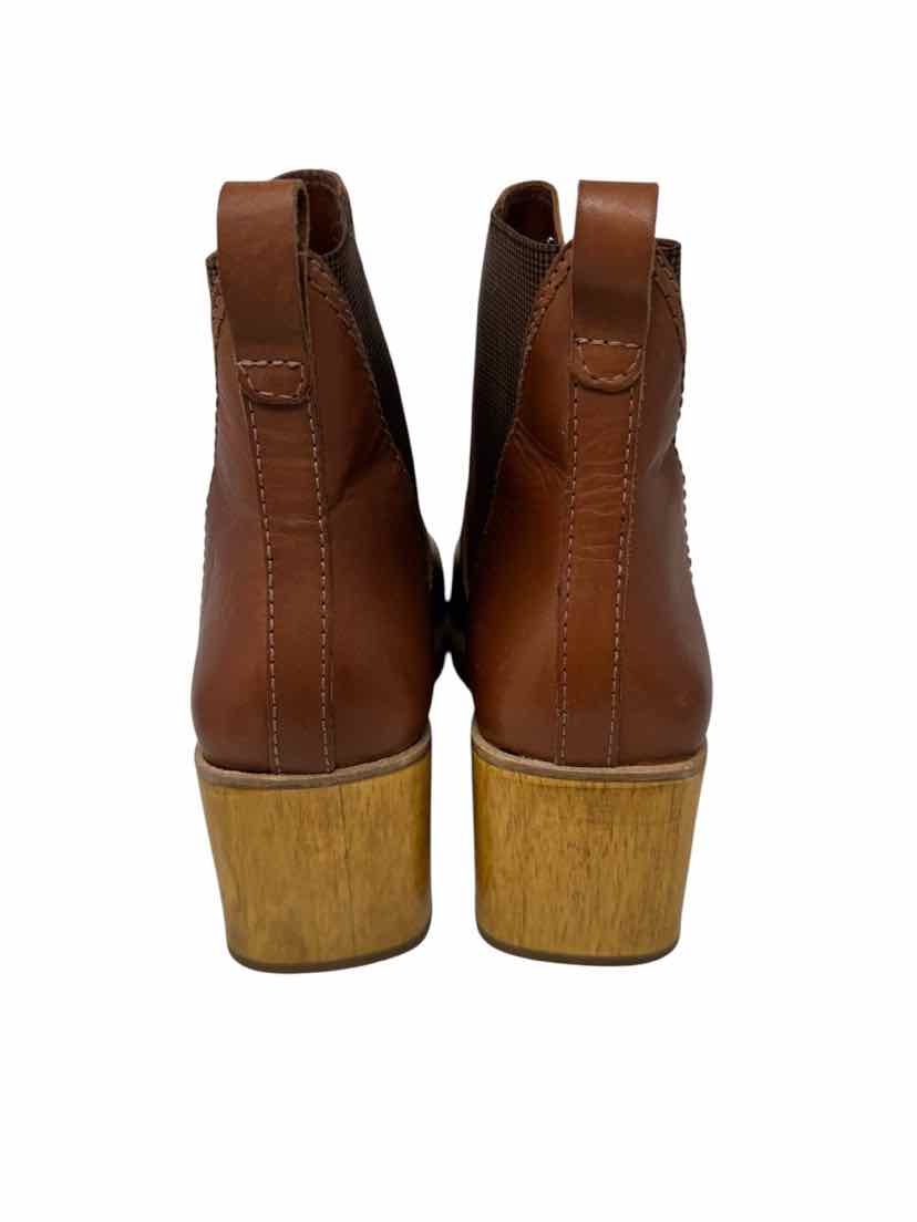 Shoe Size 8.5 Bernardo Brown Leather Boots