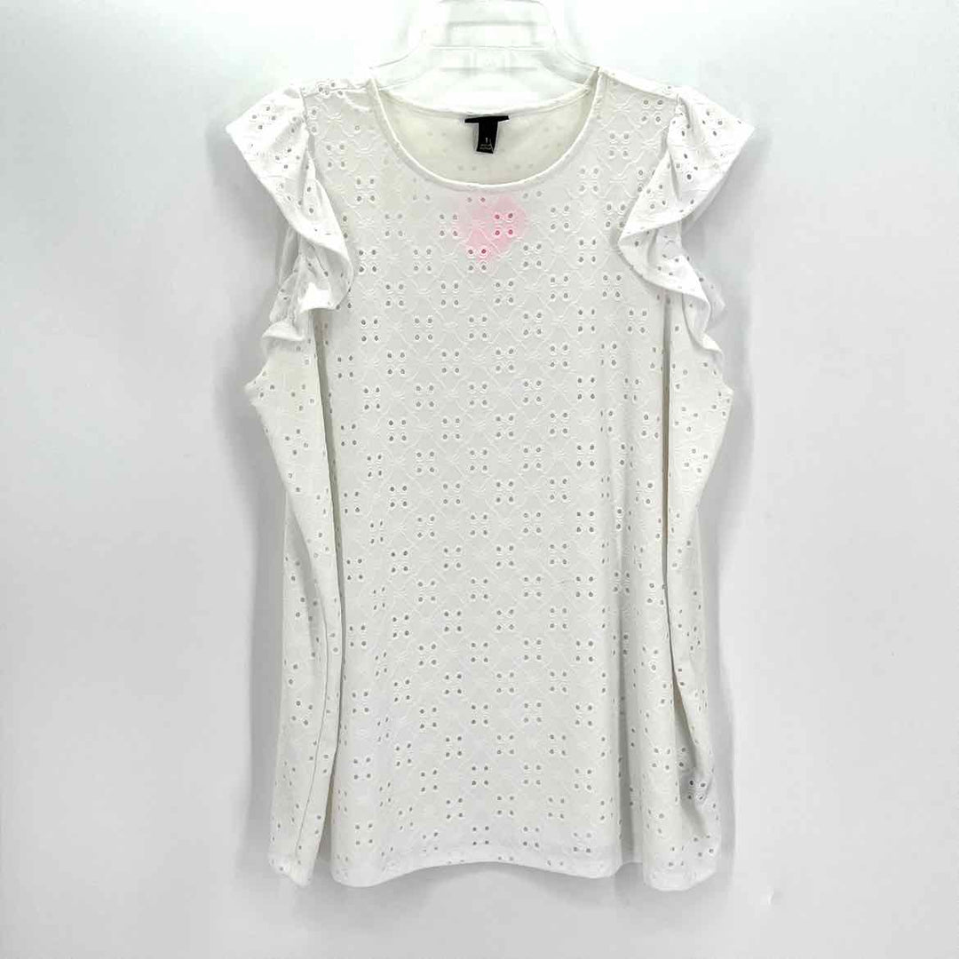 Size 1 Torrid White Shirt