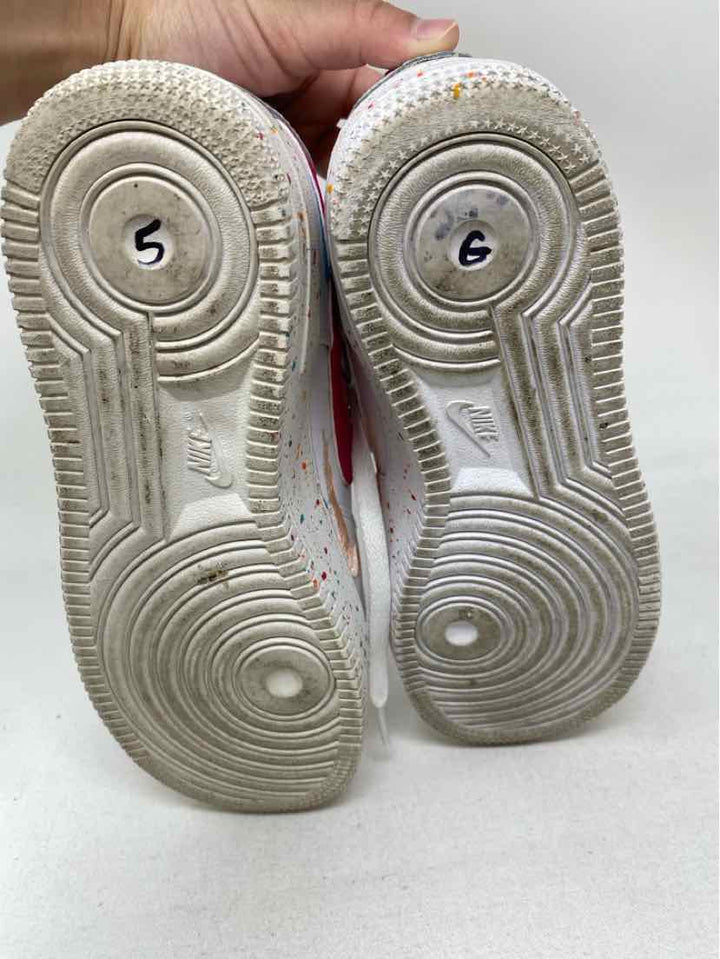 Shoe Size 37.5 Nike White Leather Sneakers