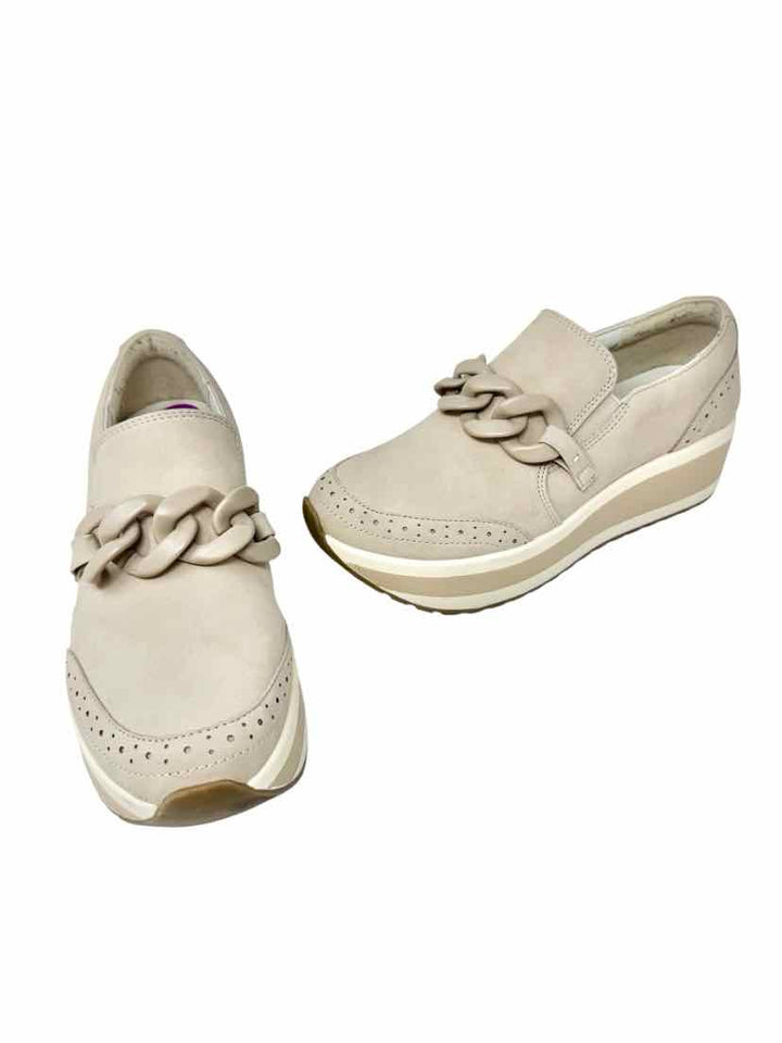 Shoe Size 8.5 Dolce Vita Tan Loafers