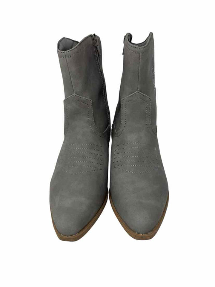 Shoe Size 9 SONOMA Gray Boots
