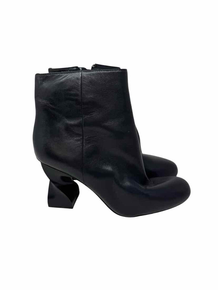 Shoe Size 40 Black Boots
