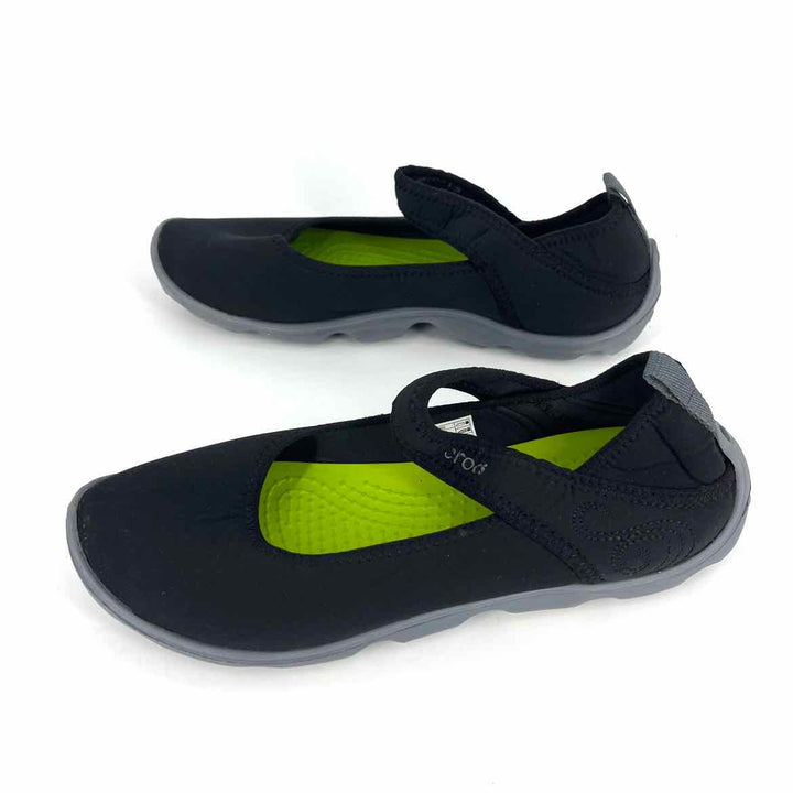 Shoe Size 7 Crocs Black Flats