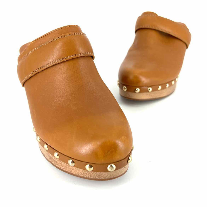Shoe Size 7 CHELSEA & VIOLET Camel Faux Leather Clogs