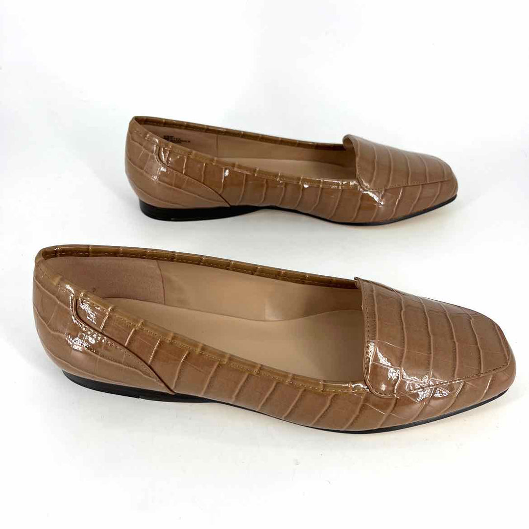 Shoe Size 8.5 BANDO Tan Faux Leather Loafers