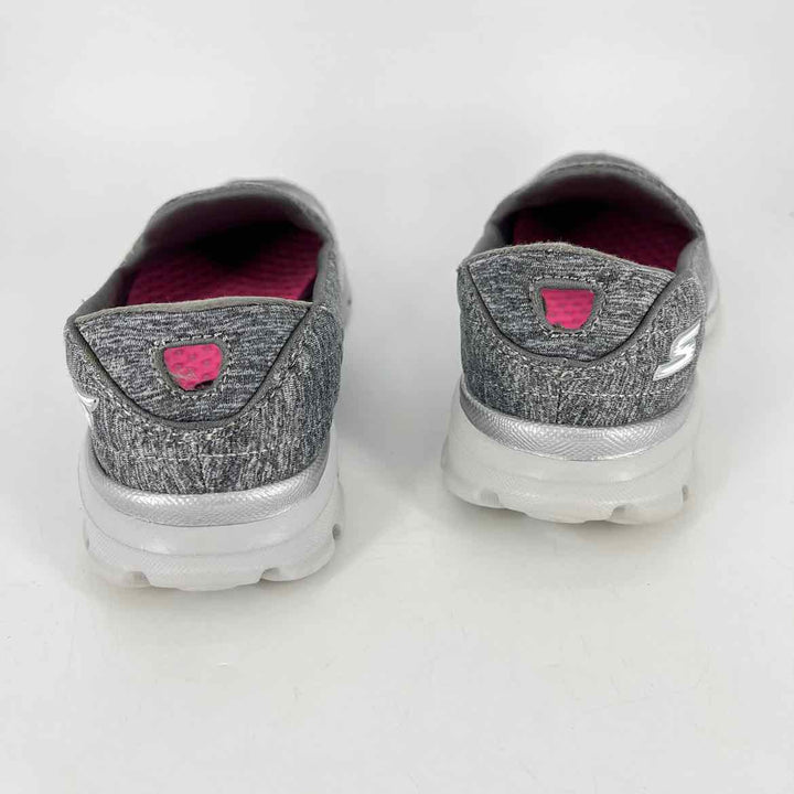 Shoe Size 6 Sketchers Gray Flats