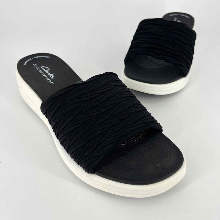 Shoe Size 7.5 CLARKS Black Sandals