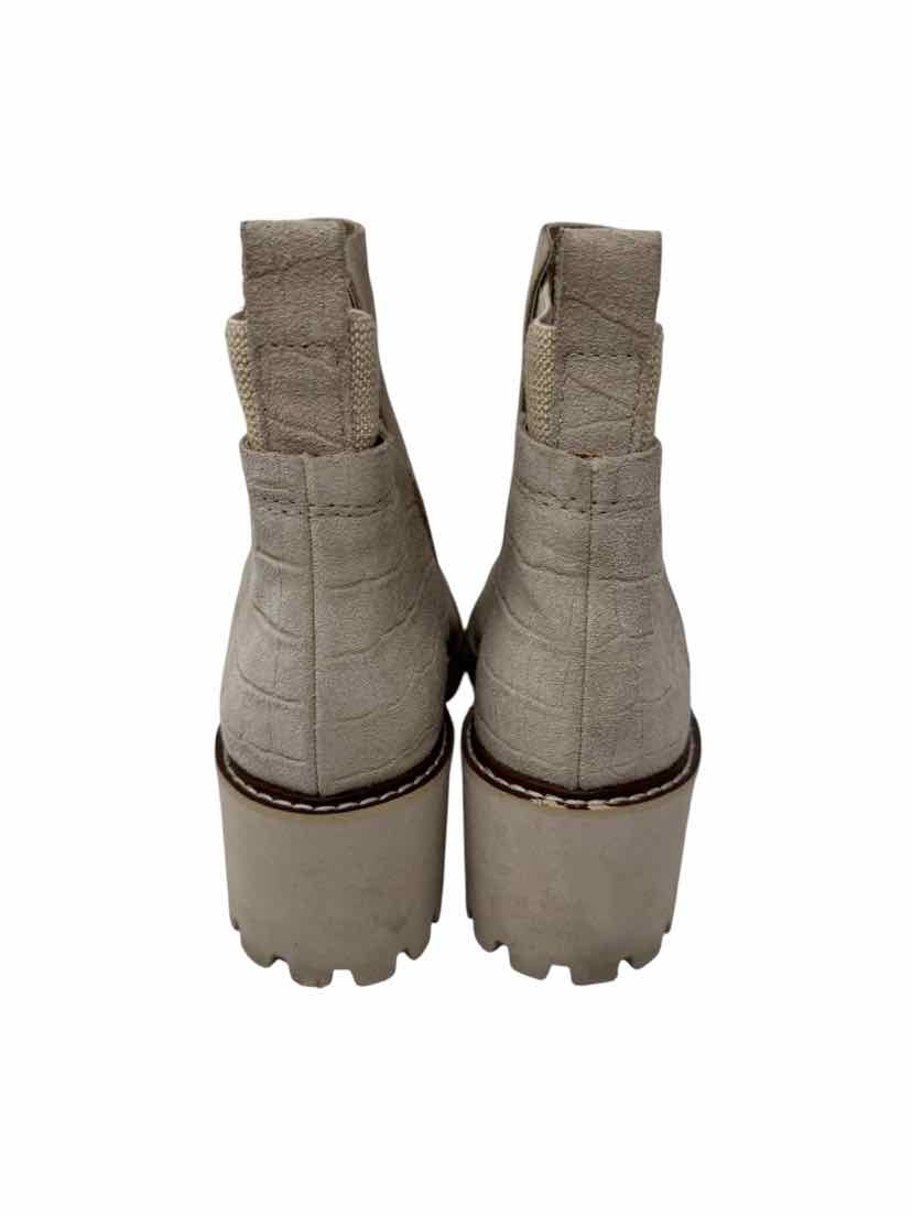 Shoe Size 6.5 Dolce Vita Nude Suede Boots