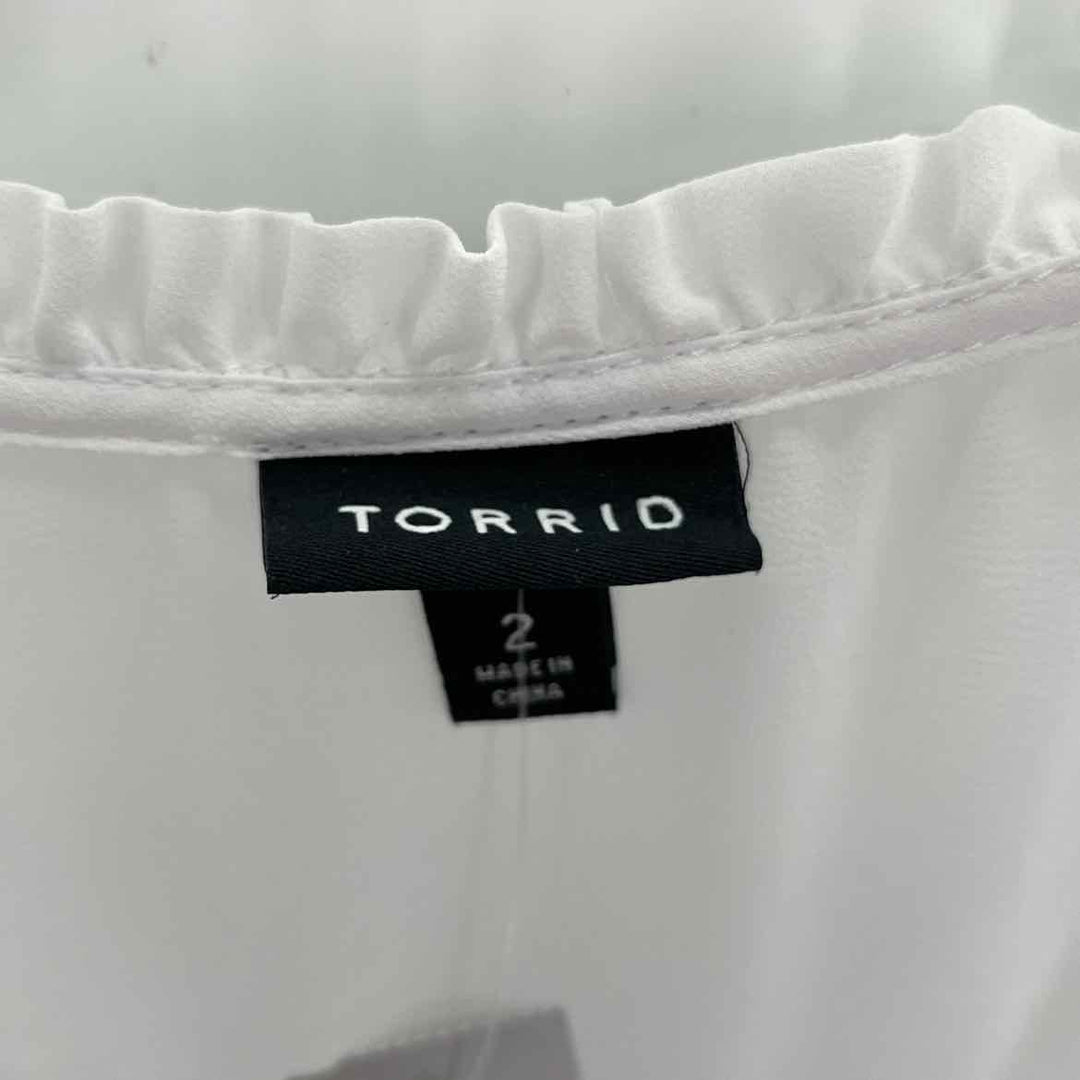 Size 2 Torrid White Shirt