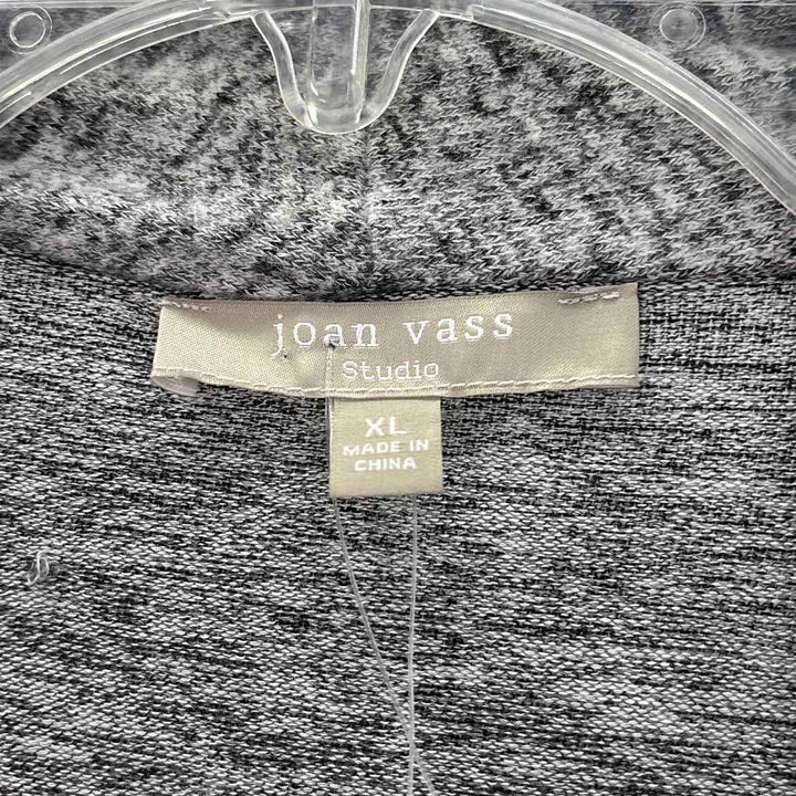 Size XL JOAN VASS Gray Shirt