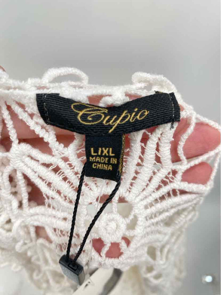 Size L/XL CUPIO White Shirt