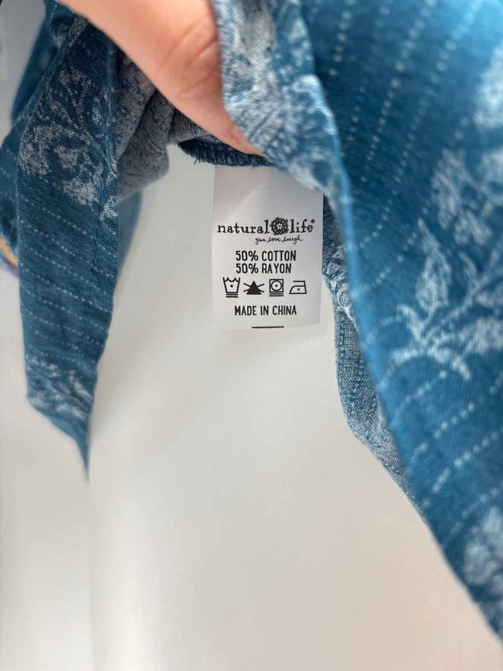 Size M Teal Shirt
