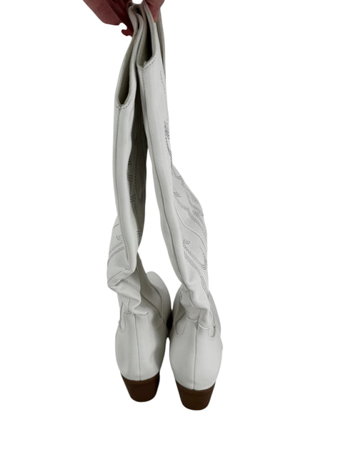 Shoe Size 11 White Boots